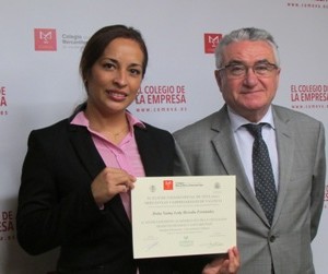 COMEVA entrega el premio a la estudiante con el mejor expediente en Finanzas y Contabilidad de la Universitat de València