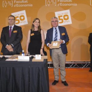 FRANCISCO VALERO, DECANO DE COMEVA, EN LA CELEBRACIÓN DE LOS 50 AÑOS DE LA FACULTAT D’ECONOMIA