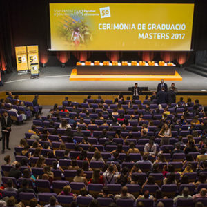 Comeva, presente en la ceremonia de graduación de masters de la Facultad de Economía